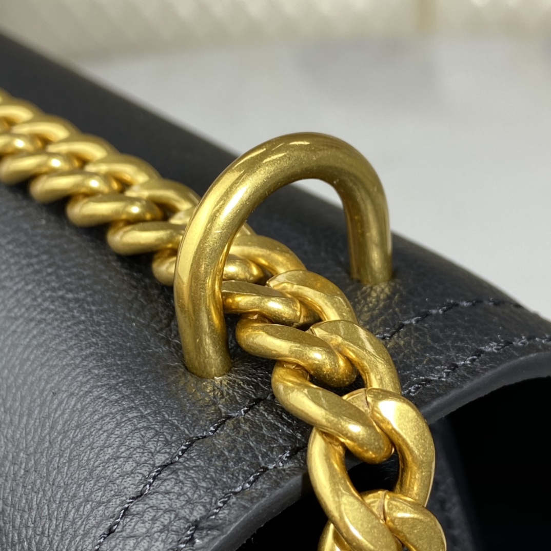 Louis Vuitton LOCKME CHAIN BAG Grained Leather Shoudler Bag M57073 Black